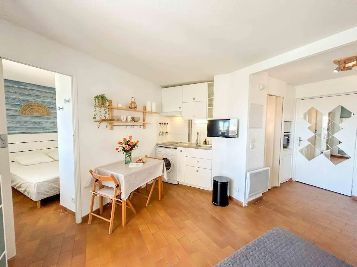 T2 Au Calme Avec Piscine Et Parking Apartment Six-Fours-les-Plages France