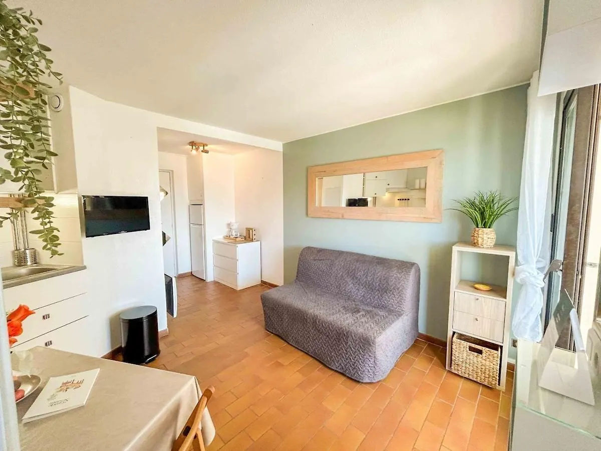 T2 Au Calme Avec Piscine Et Parking Apartment Six-Fours-les-Plages 0*,  France
